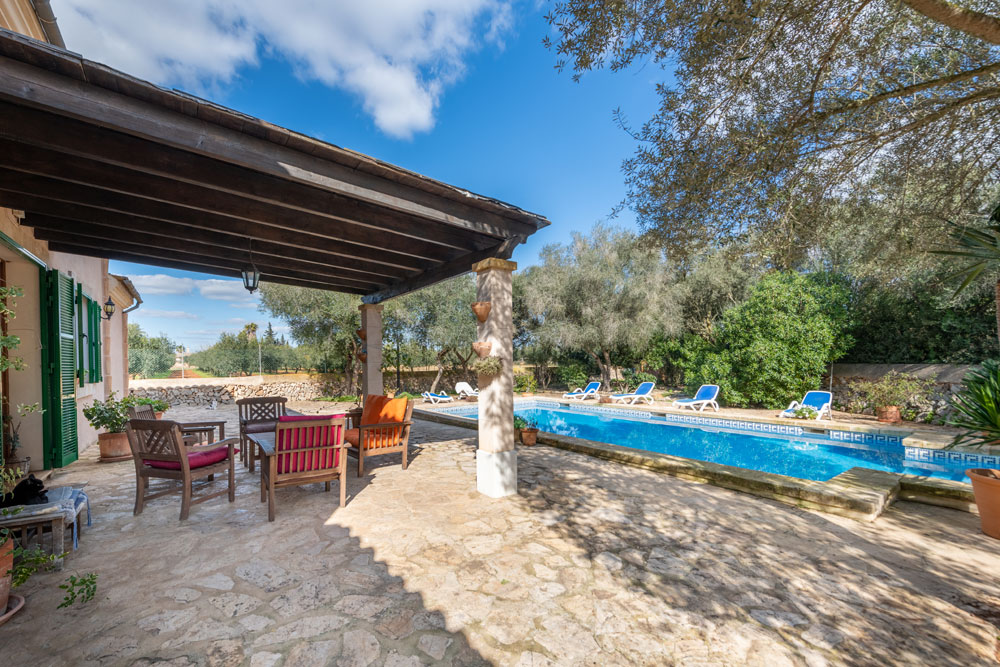 Executive Rehab for Burnout & Alcohol Problems | Vida Libre Mallorca 4 Frühstück und Abendessen im Freien bei Vida Libre
